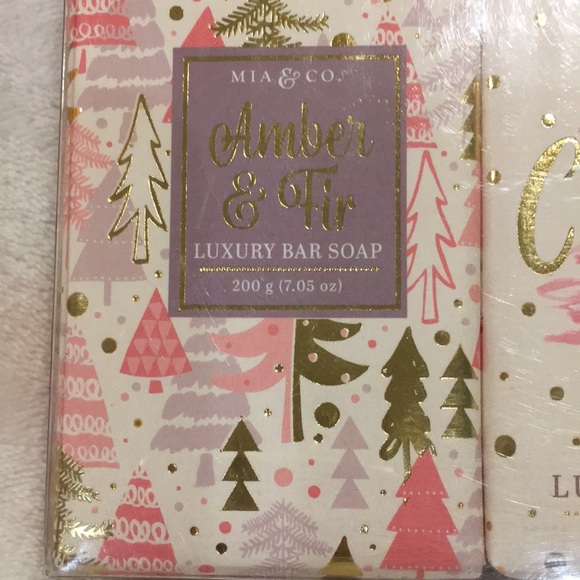Mia & Co Christmas Holiday Scented Amber & Fir Luxury Soap Bar Set of Three NWT - Picture 3 of 16